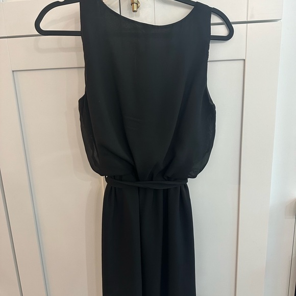 Little Black Dress. - Picture 2 of 2